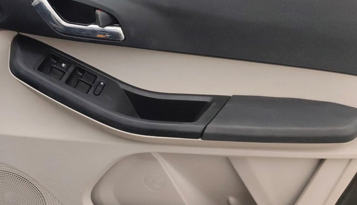 2023 Tata Tiago XZA PLUS PETROL, Petrol, Automatic, 3,566 km, Driver Side Door Panels Control