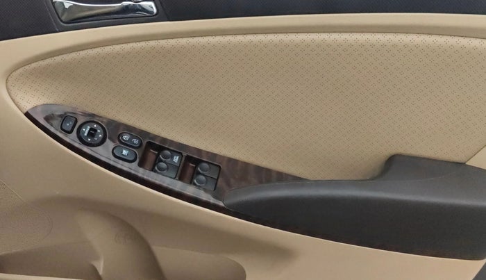 2013 Hyundai Verna FLUIDIC 1.6 VTVT SX, Petrol, Manual, 53,145 km, Driver Side Door Panels Control