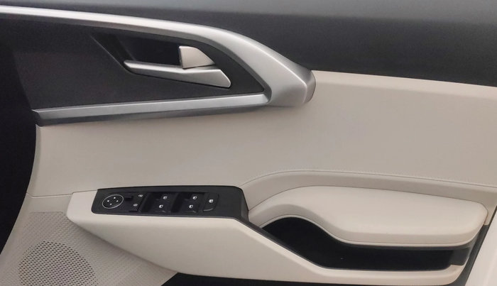 2023 KIA CARENS PRESTIGE 1.5 PETROL 7 STR, Petrol, Manual, 16,856 km, Driver Side Door Panels Control