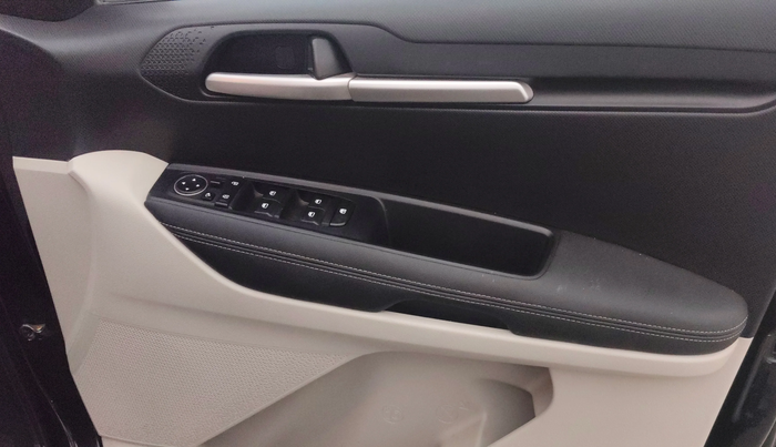 2022 KIA SONET HTX ANNIVERSARY EDITION 1.0 DCT, Petrol, Automatic, 16,781 km, Driver Side Door Panels Control