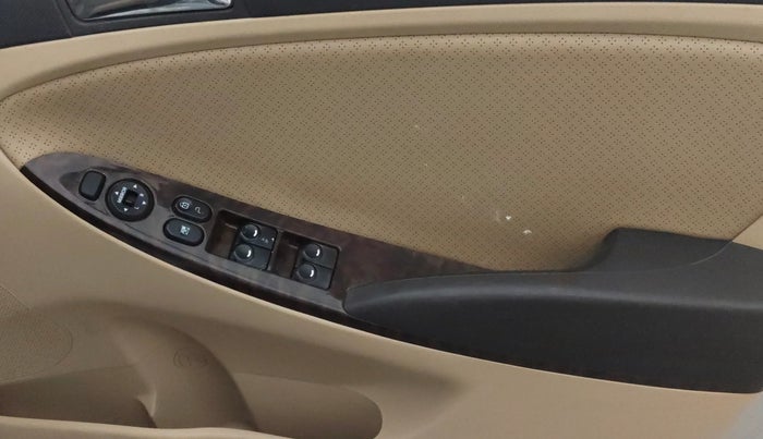 2013 Hyundai Verna FLUIDIC 1.6 VTVT SX OPT AT, Petrol, Automatic, 80,075 km, Driver Side Door Panels Control