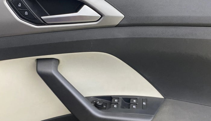 2022 Volkswagen TAIGUN HIGHLINE 1.0 TSI AT, Petrol, Automatic, 27,976 km, Driver Side Door Panels Control