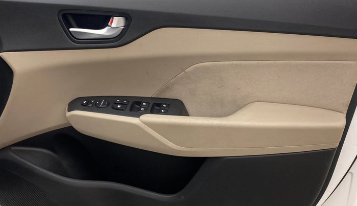 2019 Hyundai Verna 1.6 VTVT SX, Petrol, Manual, 37,628 km, Driver Side Door Panels Control