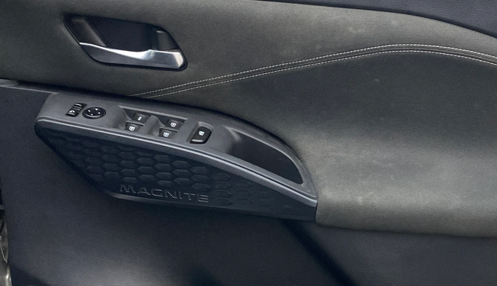 2025 Nissan MAGNITE Acenta B4D 1.0 Petrol MT, Petrol, Manual, 15,265 km, Driver Side Door Panels Control