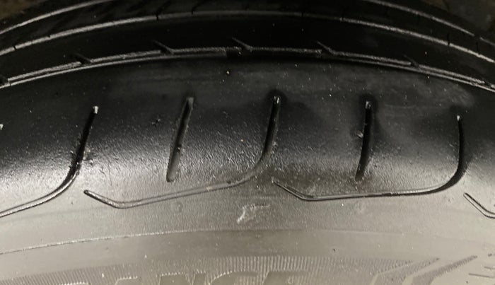 2019 MG HECTOR SHARP 2.0 DIESEL, Diesel, Manual, 1,22,590 km, Right Front Tyre Tread