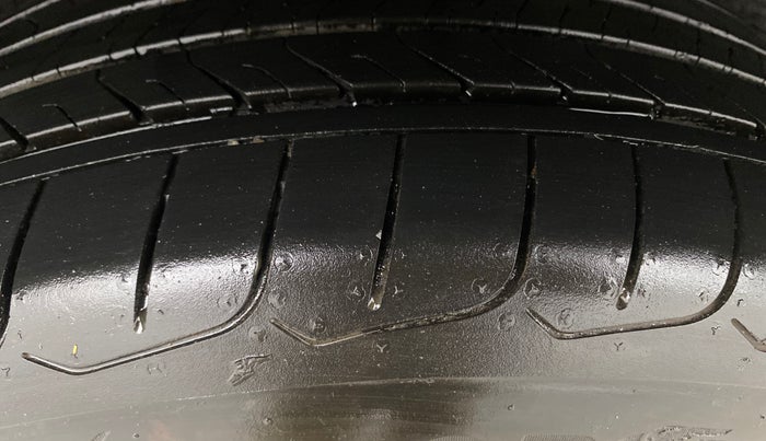 2019 MG HECTOR SHARP 2.0 DIESEL, Diesel, Manual, 1,22,590 km, Right Rear Tyre Tread