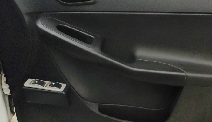 2019 Tata Zest XE PETROL, CNG, Manual, 72,673 km, Driver Side Door Panels Control