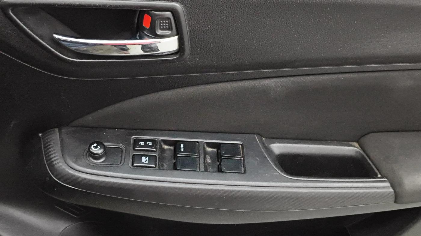 2019 Maruti Swift VXI, Petrol, Manual, 37,061 km, Driver Side Door Panels Control