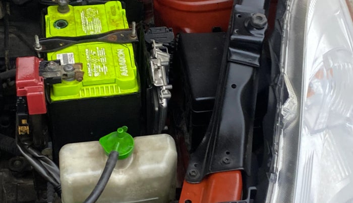 2013 Maruti Swift VXI, Petrol, Manual, 1,06,812 km, Engine View - Left