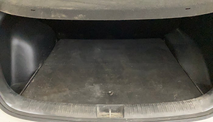 2015 Hyundai Creta S 1.6 PETROL, Petrol, Manual, 74,401 km, Boot Inside