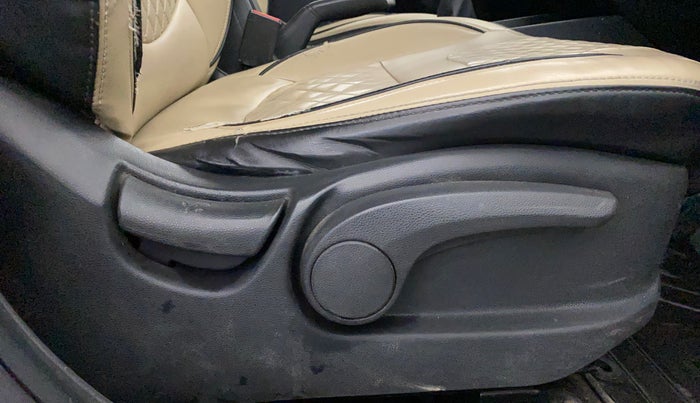 2015 Hyundai Creta S 1.6 PETROL, Petrol, Manual, 74,401 km, Driver Side Adjustment Panel