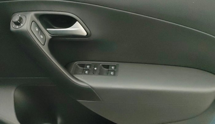 2017 Volkswagen Polo HIGHLINE PLUS 1.2(16 ALLOY, Petrol, Manual, 20,682 km, Driver Side Door Panels Control