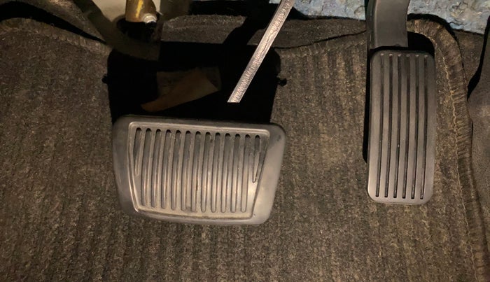 2022 KIA CARENS LUXURY PLUS 1.4 PETROL DCT 7 STR, Petrol, Automatic, 82,165 km, Pedals