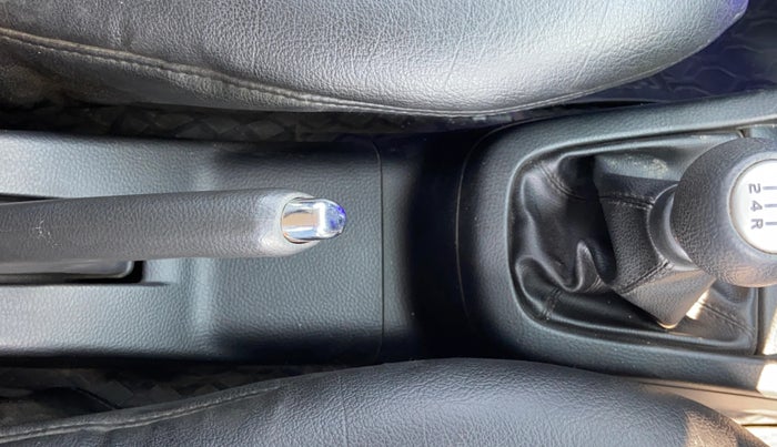 2014 Maruti Swift VXI, Petrol, Manual, 51,772 km, Gear Lever