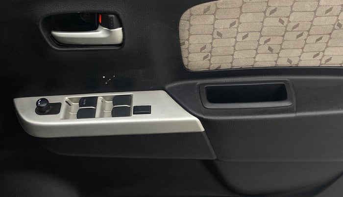 2016 Maruti Wagon R 1.0 VXI AMT, Petrol, Automatic, 61,856 km, Driver Side Door Panels Control