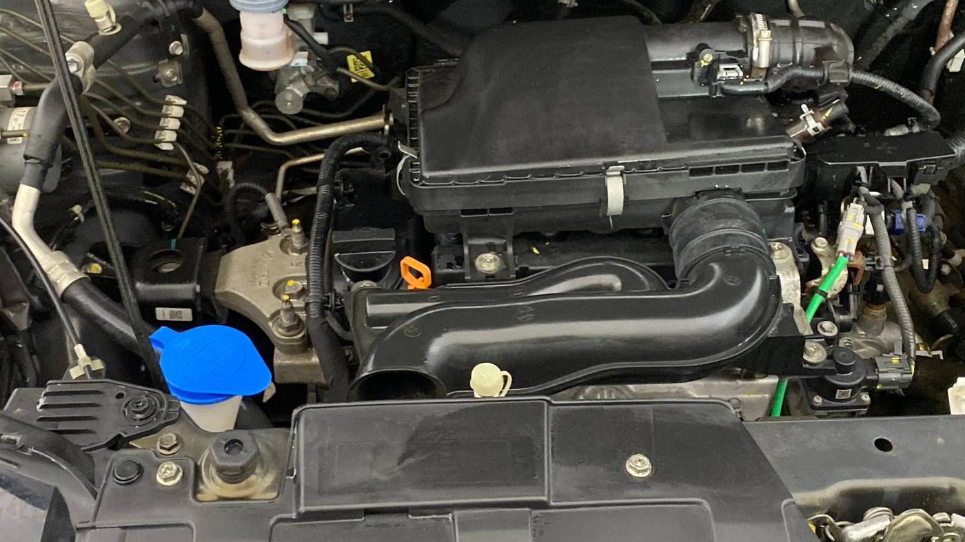 2024 Maruti BREZZA VXI AT SMART HYBRID, Petrol, Automatic, 27,089 km, Engine View - Right