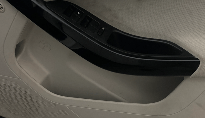2023 Tata NEXON XZ PLUS PETROL SUNROOF, Petrol, Manual, 98,589 km, Driver Side Door Panels Control