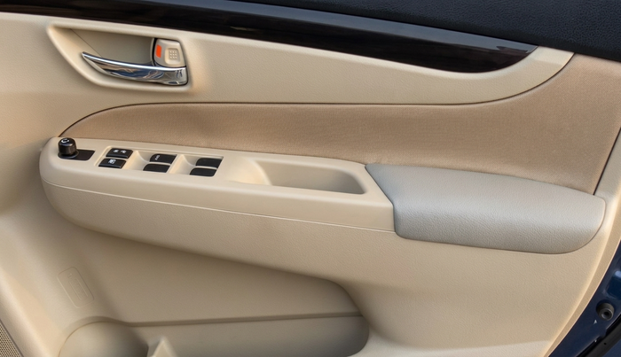 2018 Maruti Ciaz DELTA 1.4 MT PETROL, Petrol, Manual, 70,418 km, Driver Side Door Panels Control