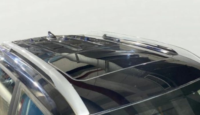 2022 Hyundai VENUE SX 1.5 CRDI DUAL TONE, Diesel, Manual, 84,540 km, Moonroof/ Sunroof