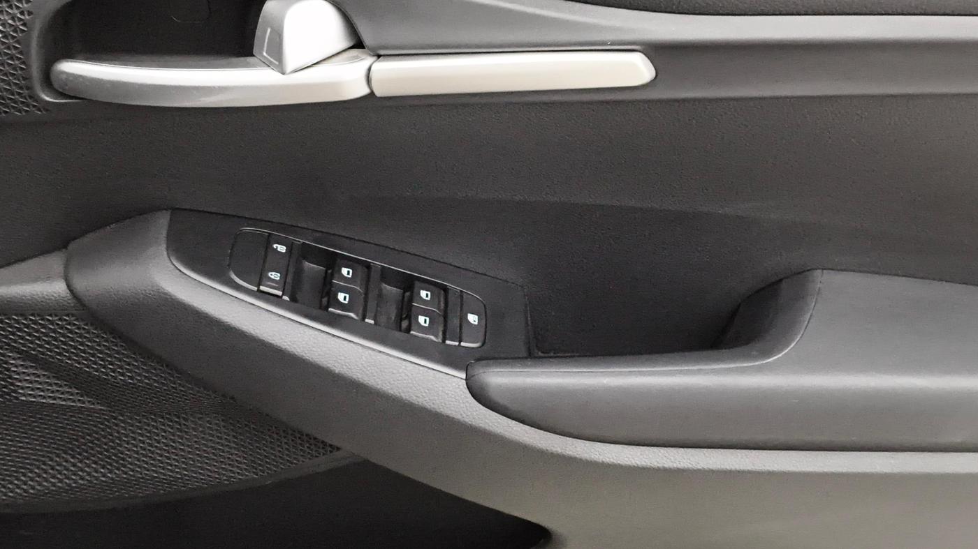2022 KIA SELTOS HTE 1.5 PETROL, Petrol, Manual, 41,560 km, Driver Side Door Panels Control