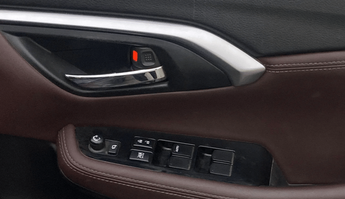 2022 Maruti Grand Vitara ALPHA SMART HYBRID AT, Petrol, Automatic, 91,661 km, Driver Side Door Panels Control