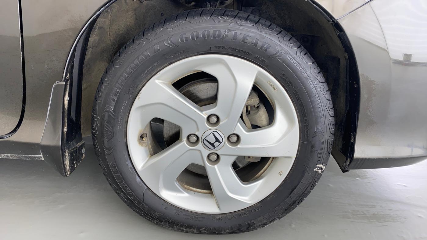 2017 Honda City V MT PETROL, Petrol, Manual, 39,861 km, Right Front Wheel