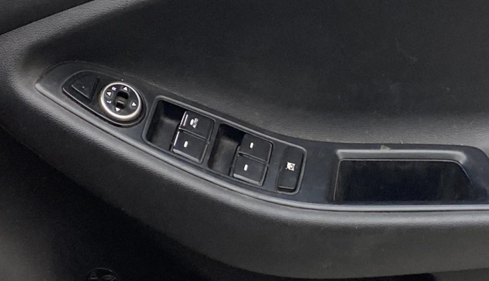 2016 Hyundai i20 Active 1.2 S, Petrol, Manual, 57,237 km, Driver Side Door Panels Control