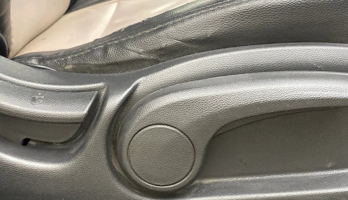 2016 Hyundai i20 Active 1.2 S, Petrol, Manual, 57,237 km, Driver Side Adjustment Panel