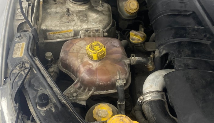 2017 Mahindra XUV500 W6 1.99, Diesel, Manual, 63,827 km, Engine View - Right