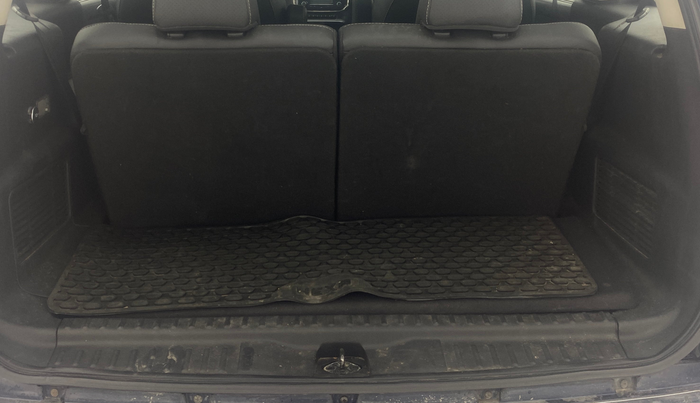 2017 Tata Hexa XT 4X4 7 STR, Diesel, Manual, 60,173 km, Boot Inside