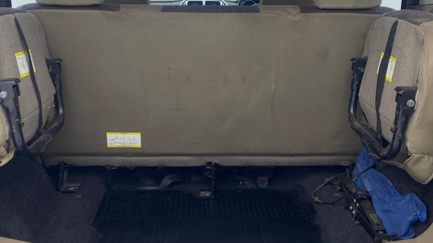 2015 Mahindra TUV300 T8, Diesel, Manual, 61,827 km, Boot Inside