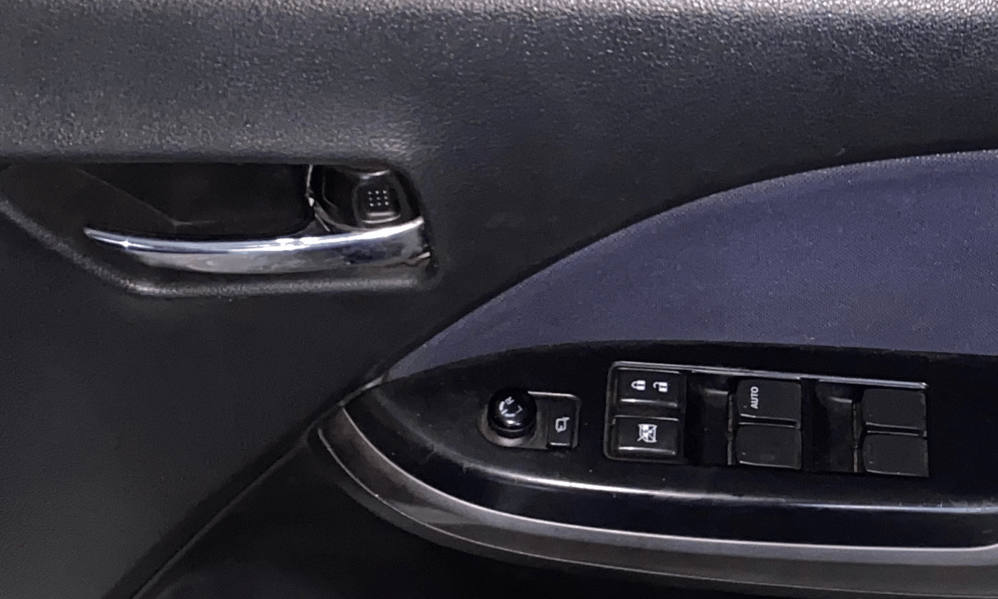 2019 Maruti Baleno ZETA PETROL 1.2, Petrol, Manual, 37,373 km, Driver Side Door Panels Control