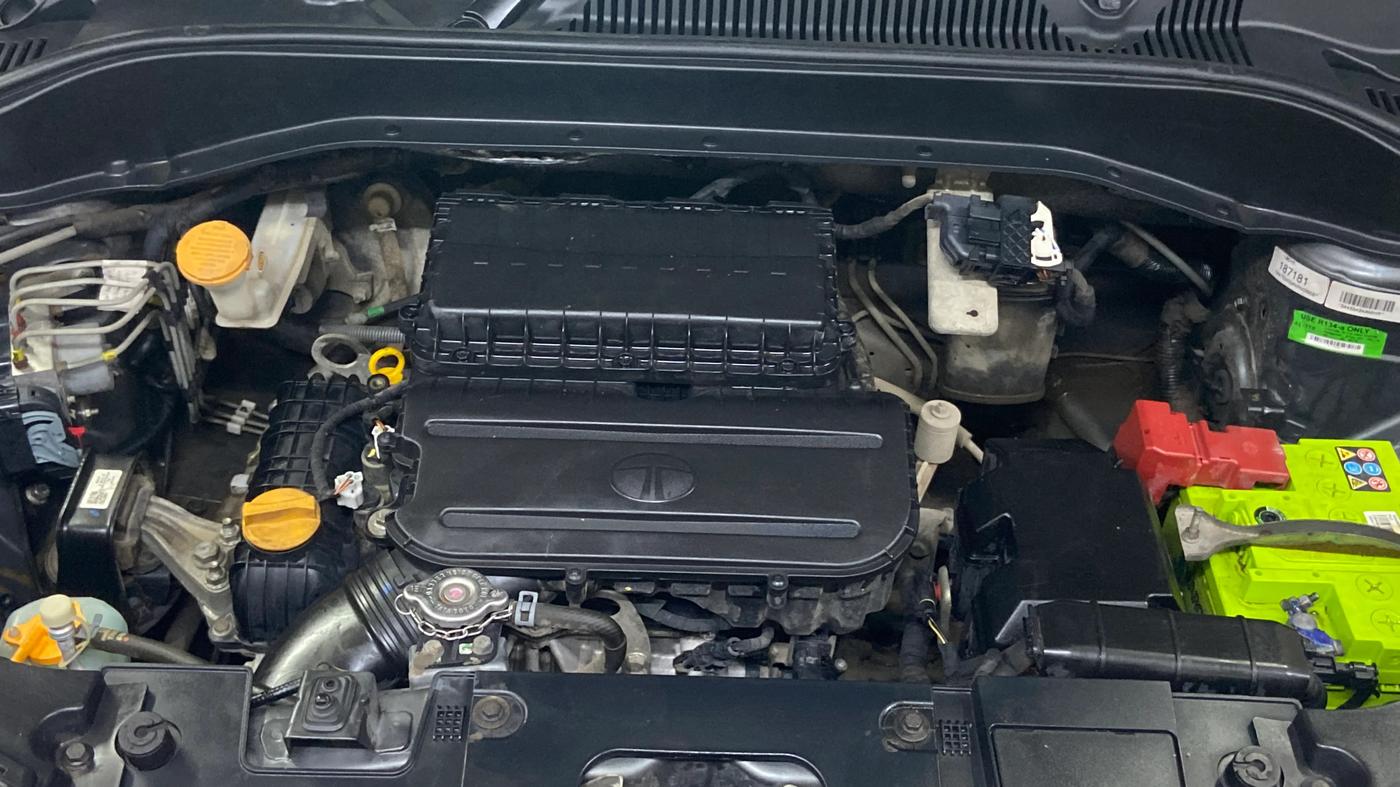 2022 Tata PUNCH CREATIVE  MT, Petrol, Manual, 86,375 km, Engine View