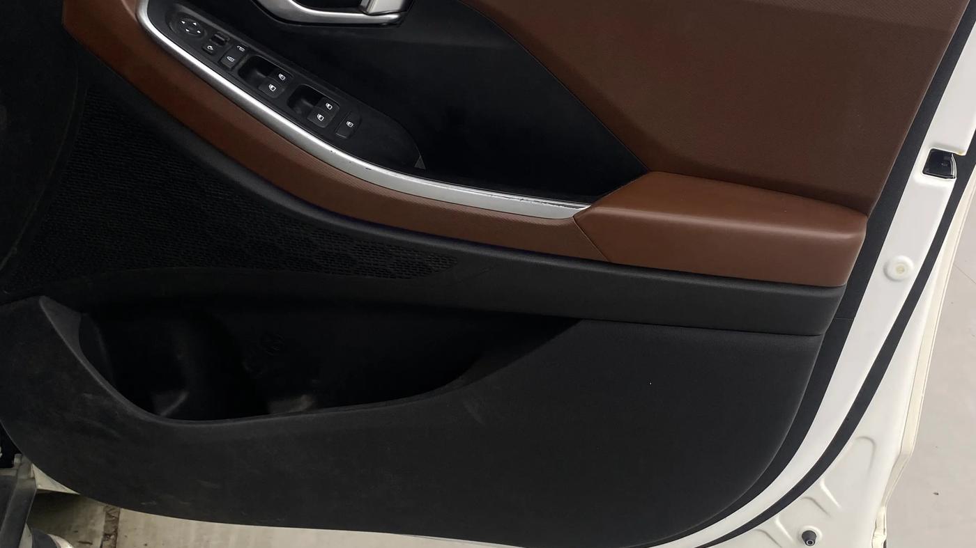2021 Hyundai ALCAZAR PRESTIGE 2.0 MT 7STR, Petrol, Manual, 29,136 km, Driver Side Door Panels Control