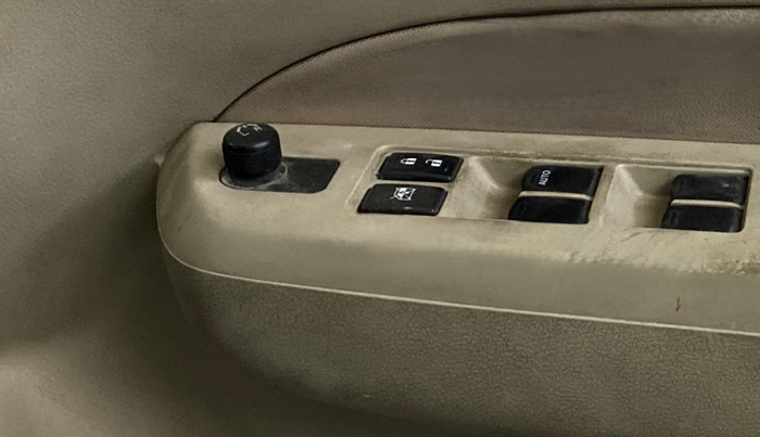 2019 Maruti Ciaz DELTA 1.5 SHVS MT PETROL, Petrol, Manual, 1,12,131 km, Driver Side Door Panels Control