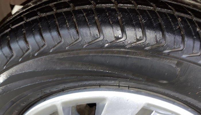 2018 Datsun Redi Go T(O) 1.0, Petrol, Manual, 75,836 km, Left Front Tyre Tread