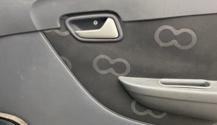 2016 Maruti Alto 800 LXI, Petrol, Manual, 27,024 km, Driver Side Door Panels Control