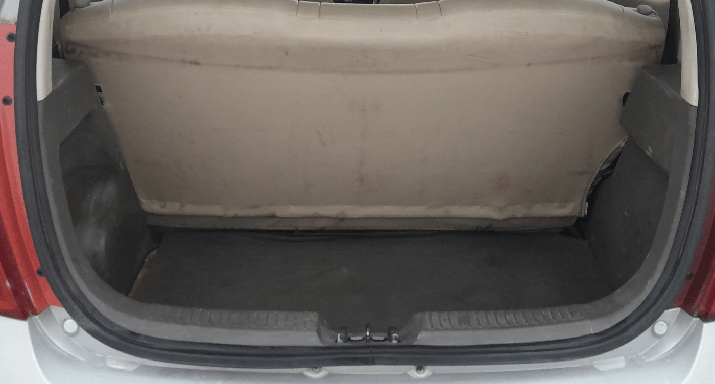 2015 Hyundai i10 MAGNA 1.1, Petrol, Manual, 61,436 km, Boot Inside
