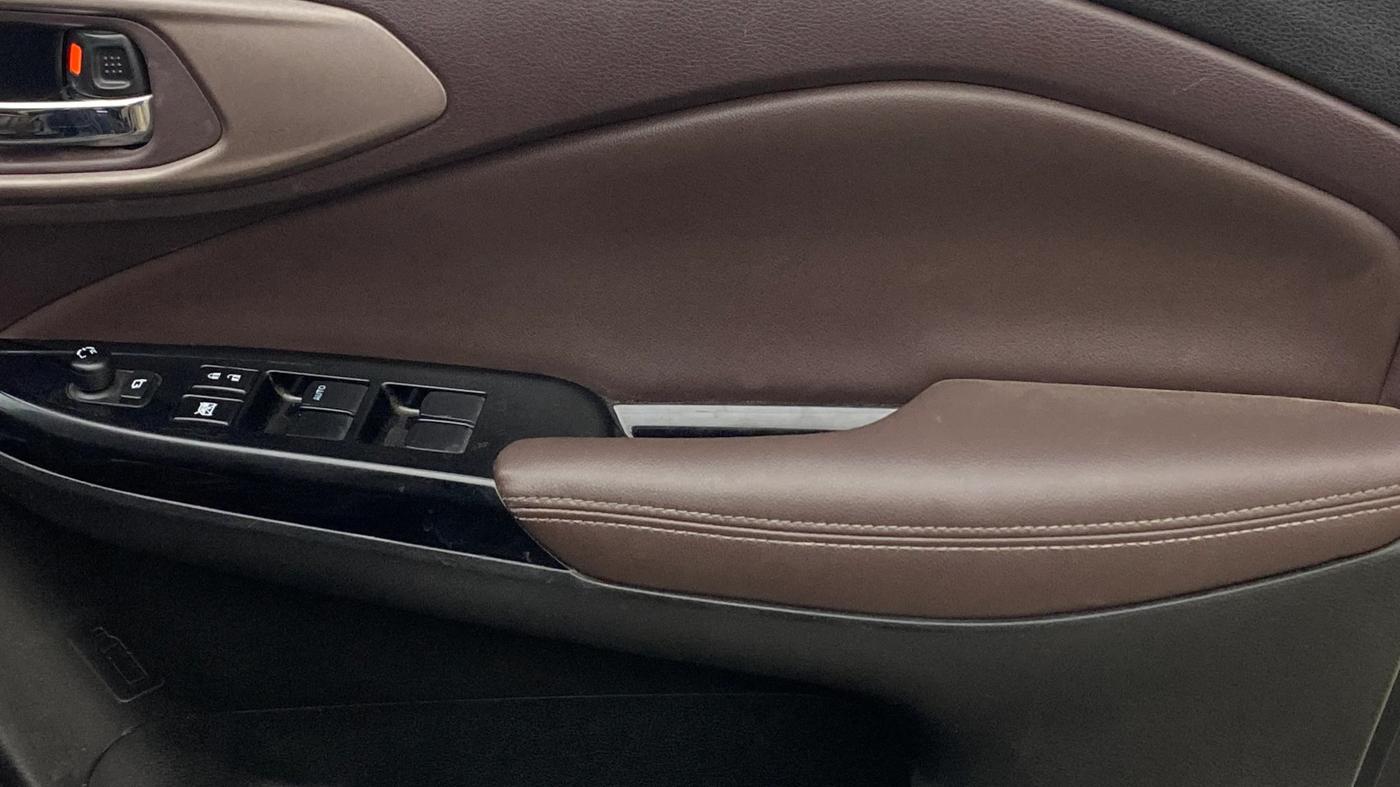 2023 Maruti FRONX ZETA 1.0L TURBO 6 AT, Petrol, Automatic, 48,100 km, Driver Side Door Panels Control