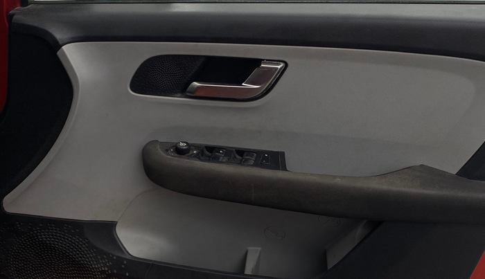 2021 Tata ALTROZ XZ PETROL, Petrol, Manual, 86,202 km, Driver Side Door Panels Control