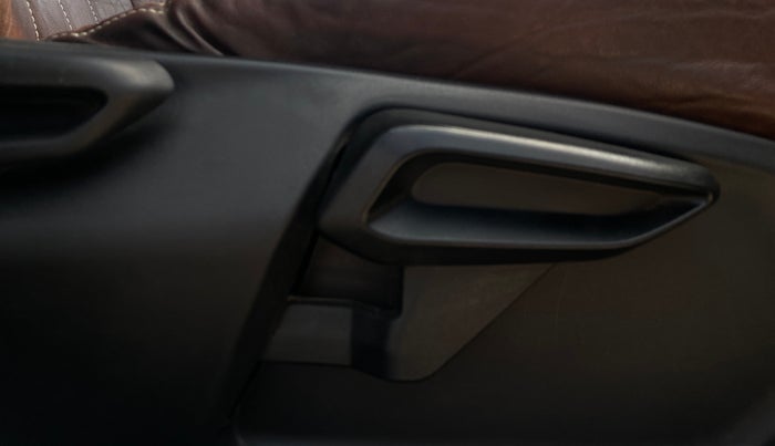 2022 Tata NEXON XZ PLUS PETROL, Petrol, Manual, 39,455 km, Driver Side Adjustment Panel