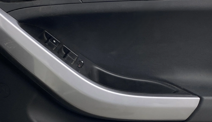 2021 Tata NEXON XMA PETROL, Petrol, Automatic, 37,420 km, Driver Side Door Panels Control