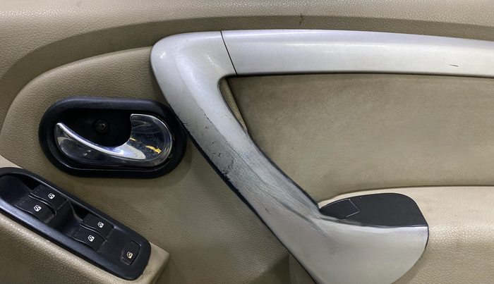 2015 Nissan Terrano XL D PLUS, Diesel, Manual, 1,00,083 km, Driver Side Door Panels Control