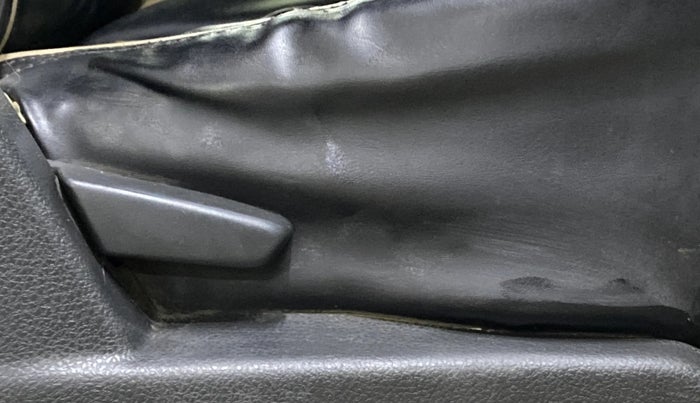 2015 Nissan Terrano XL D PLUS, Diesel, Manual, 1,00,083 km, Driver Side Adjustment Panel