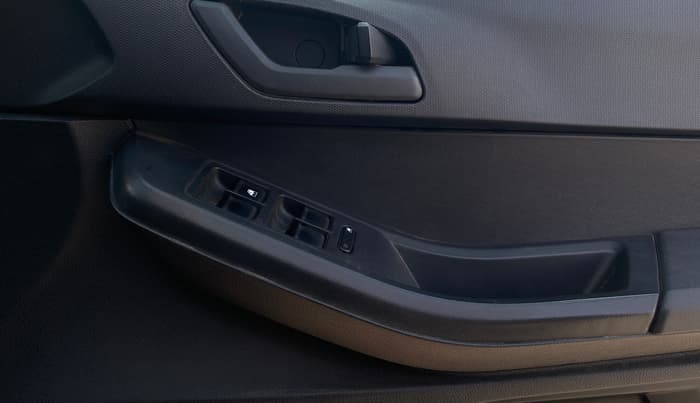 2022 Tata TIAGO NRG XZ MT, Petrol, Manual, 27,912 km, Driver Side Door Panels Control