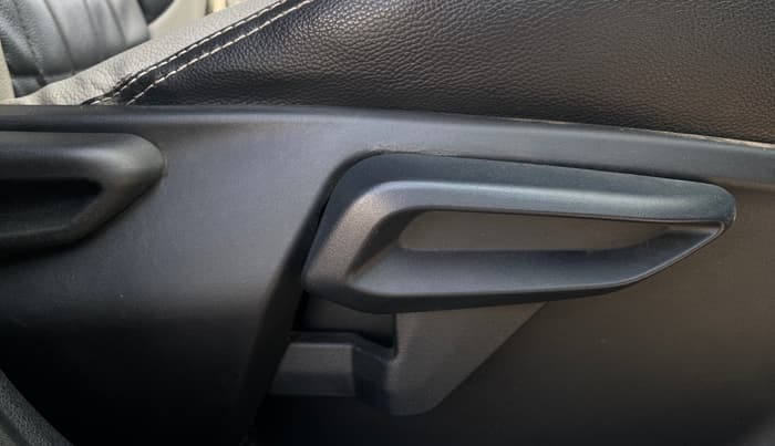 2022 Tata TIAGO NRG XZ MT, Petrol, Manual, 27,912 km, Driver Side Adjustment Panel