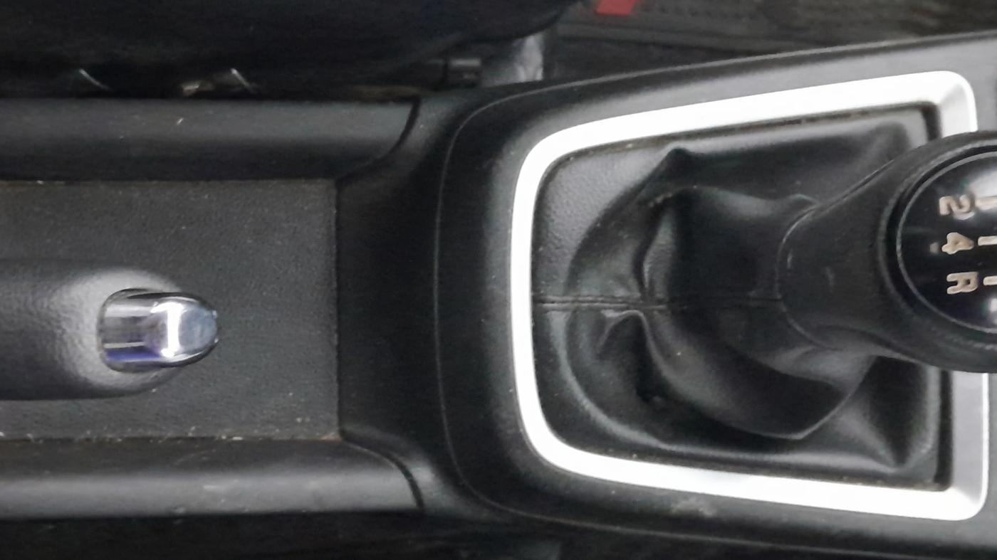 2021 Maruti Swift VXI, Petrol, Manual, 24,780 km, Gear Lever