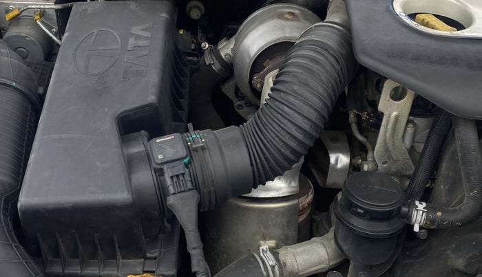 2017 Tata Hexa XTA 4X2 7 STR, Diesel, Automatic, 83,914 km, Engine View - Right