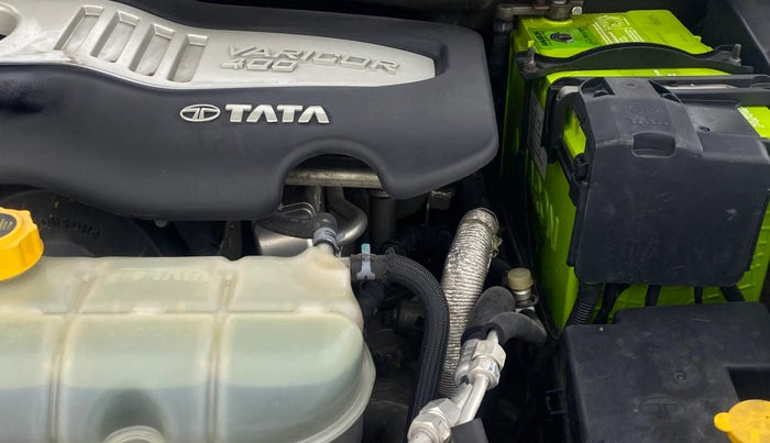 2017 Tata Hexa XTA 4X2 7 STR, Diesel, Automatic, 83,914 km, Engine View - Left