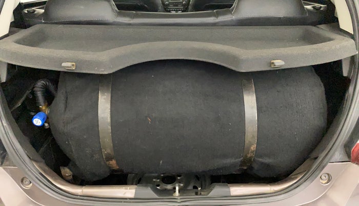 2017 Tata Tiago XZA PETROL, CNG, Automatic, 45,101 km, Boot Inside